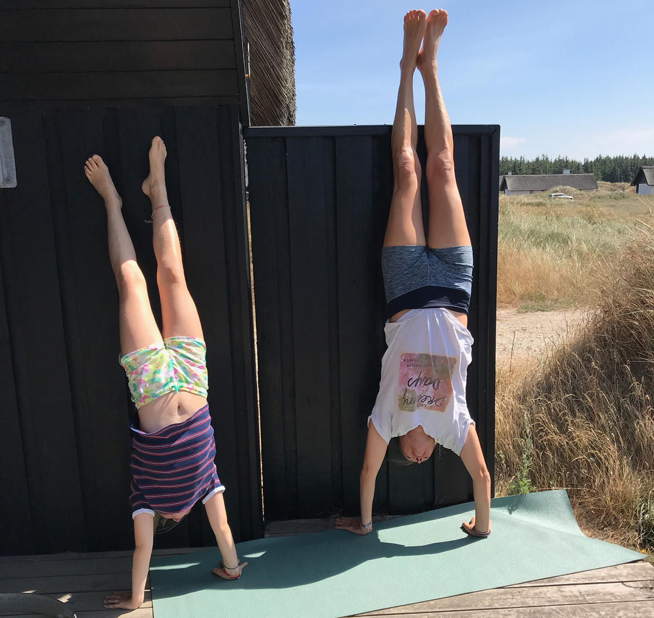Neftel-Handstand.jpg